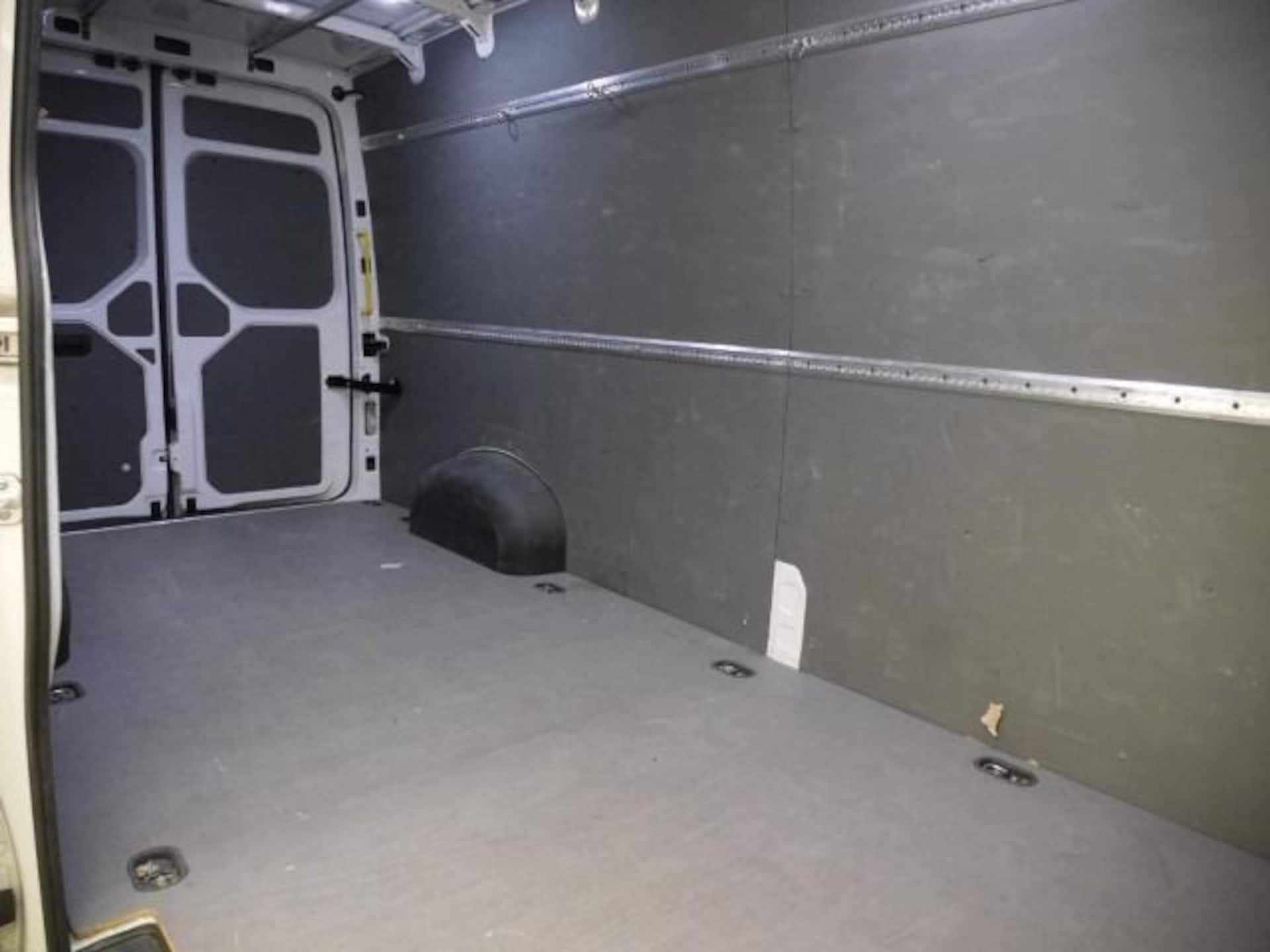 Volkswagen Crafter Kasten langer Radstand
