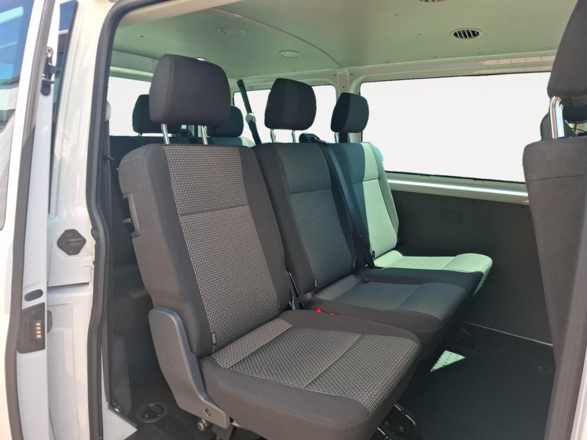 Volkswagen T6.1 Transporter Kombi kurzer Radstand