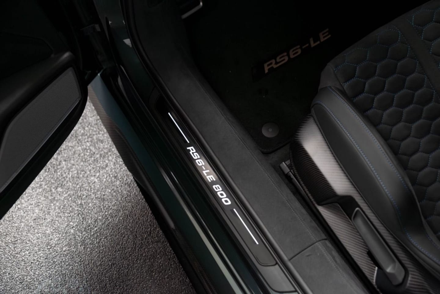 Bild über Audi RS 6 Avant performance quattro tiptronic - für weitere Informationen kontaktieren Sie den Audi Partner