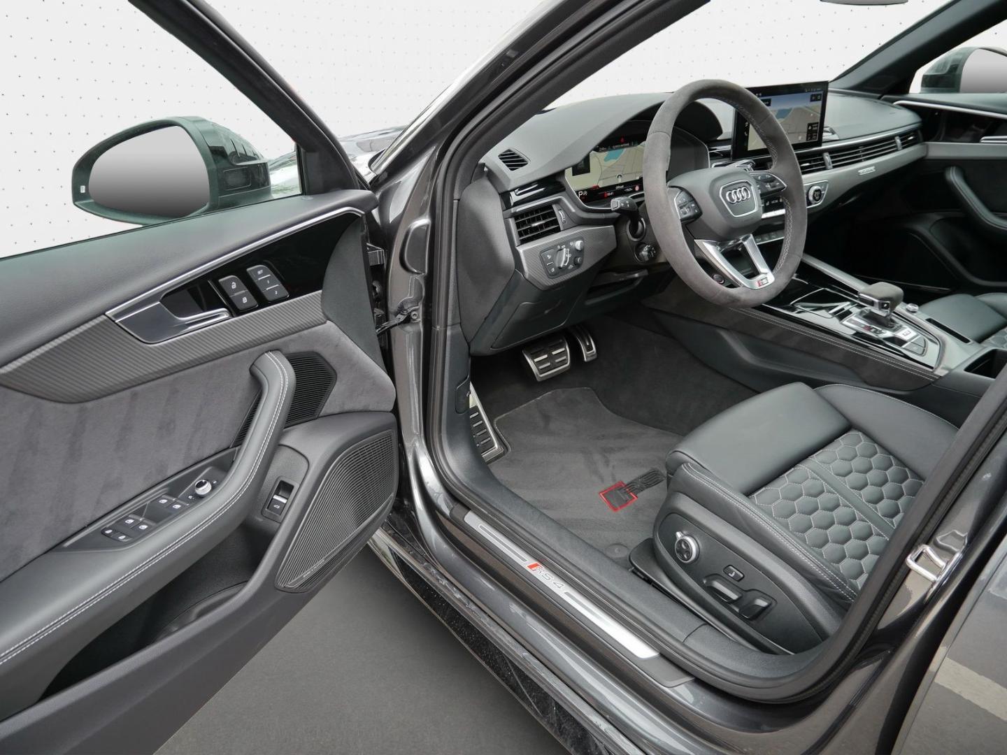 Image about Audi RS 4 Avant TFSI quattro tiptronic
