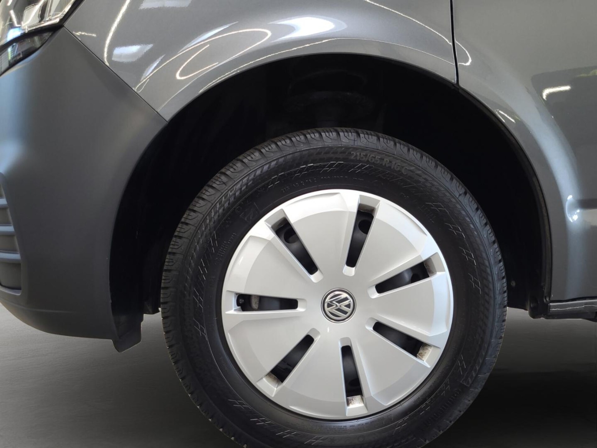 Volkswagen T6.1 Transporter Kombi langer Radstand