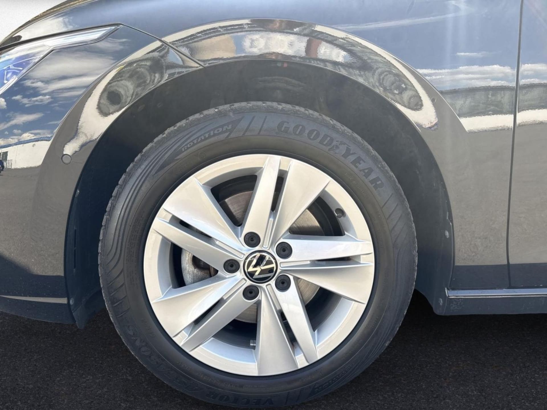 Volkswagen Golf Life