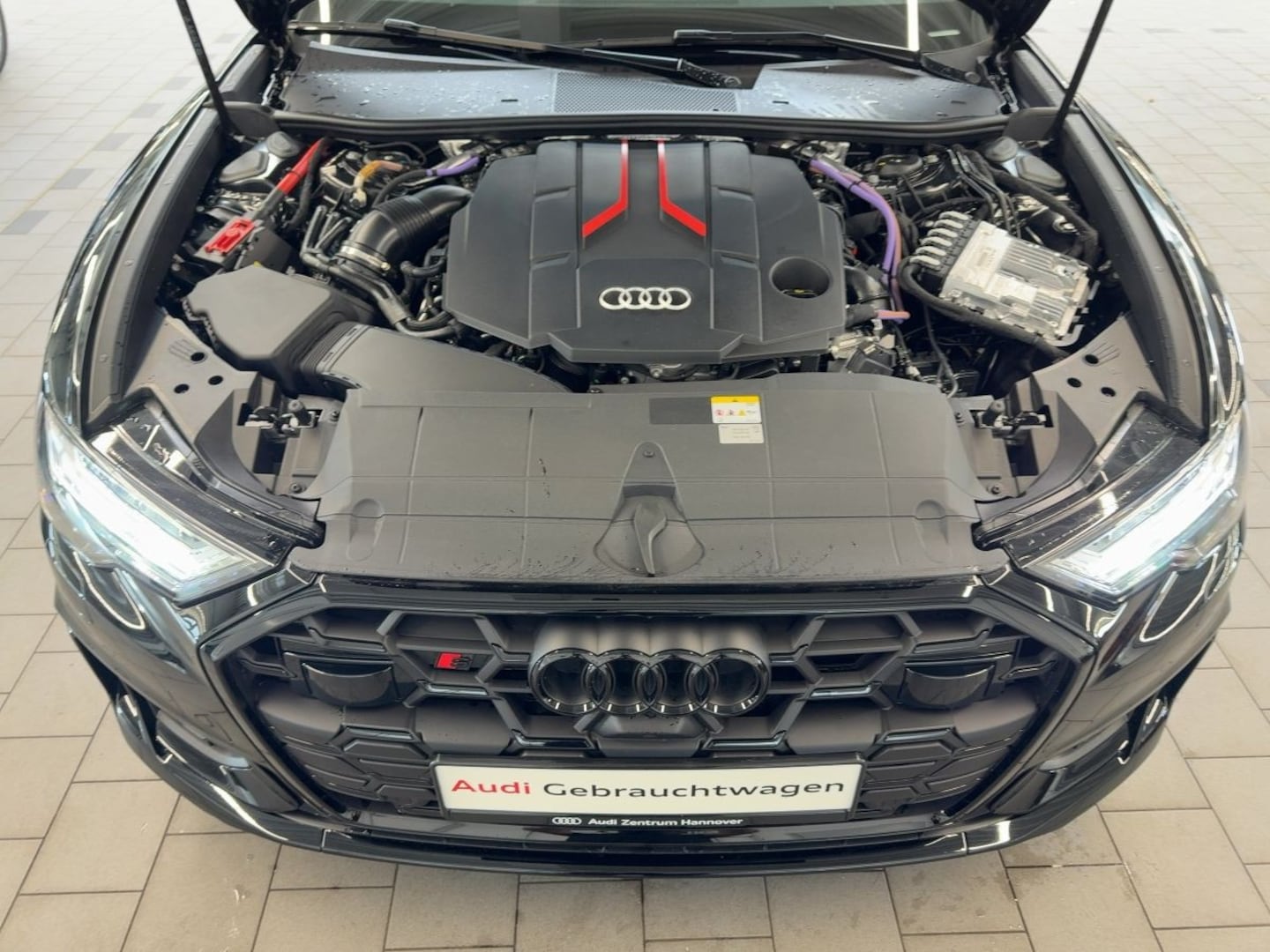 Bild über Audi S6 Avant TDI quattro tiptronic - für weitere Informationen kontaktieren Sie den Audi Partner