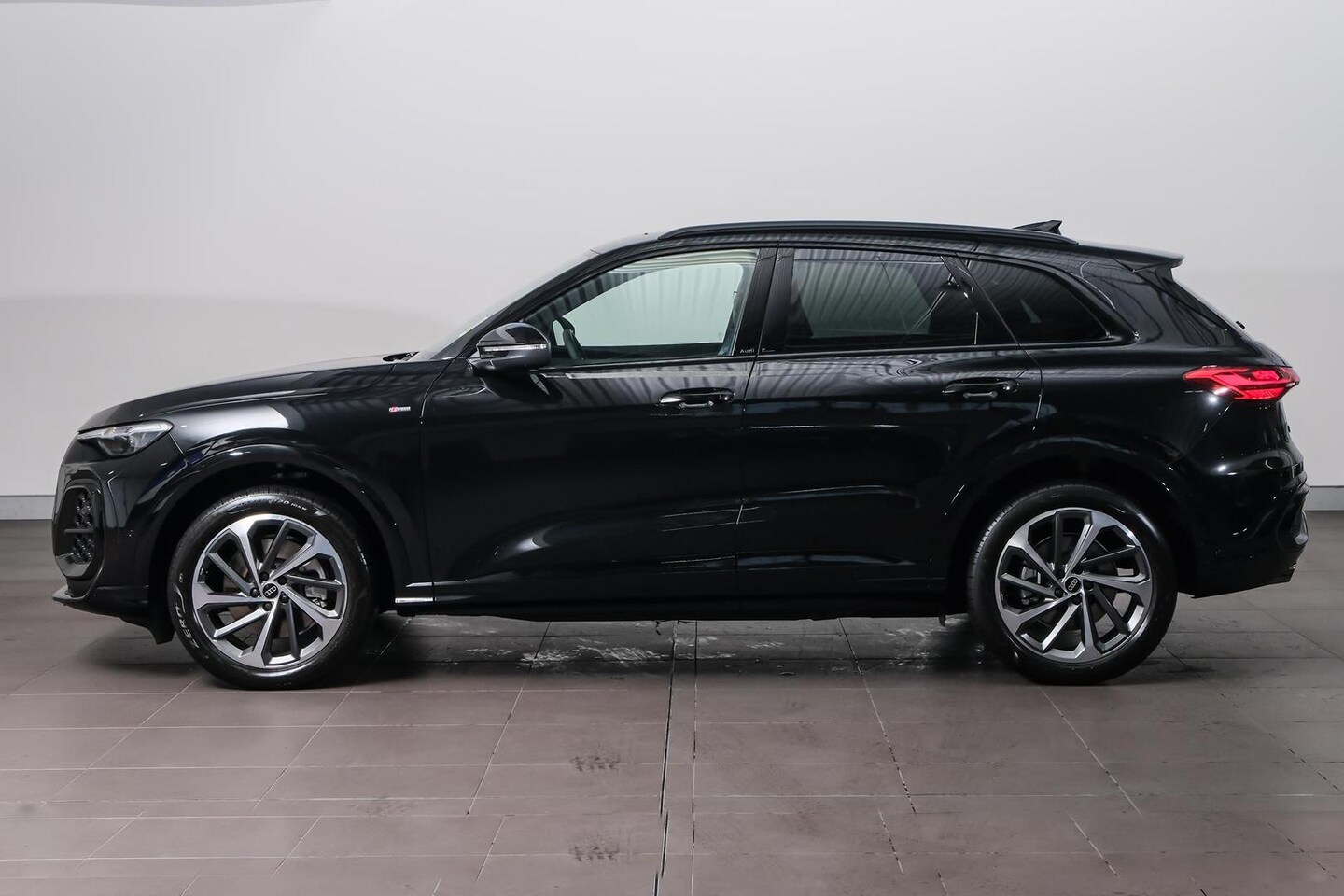 Image about Audi Q5 SUV TDI quattro 150 kW sport