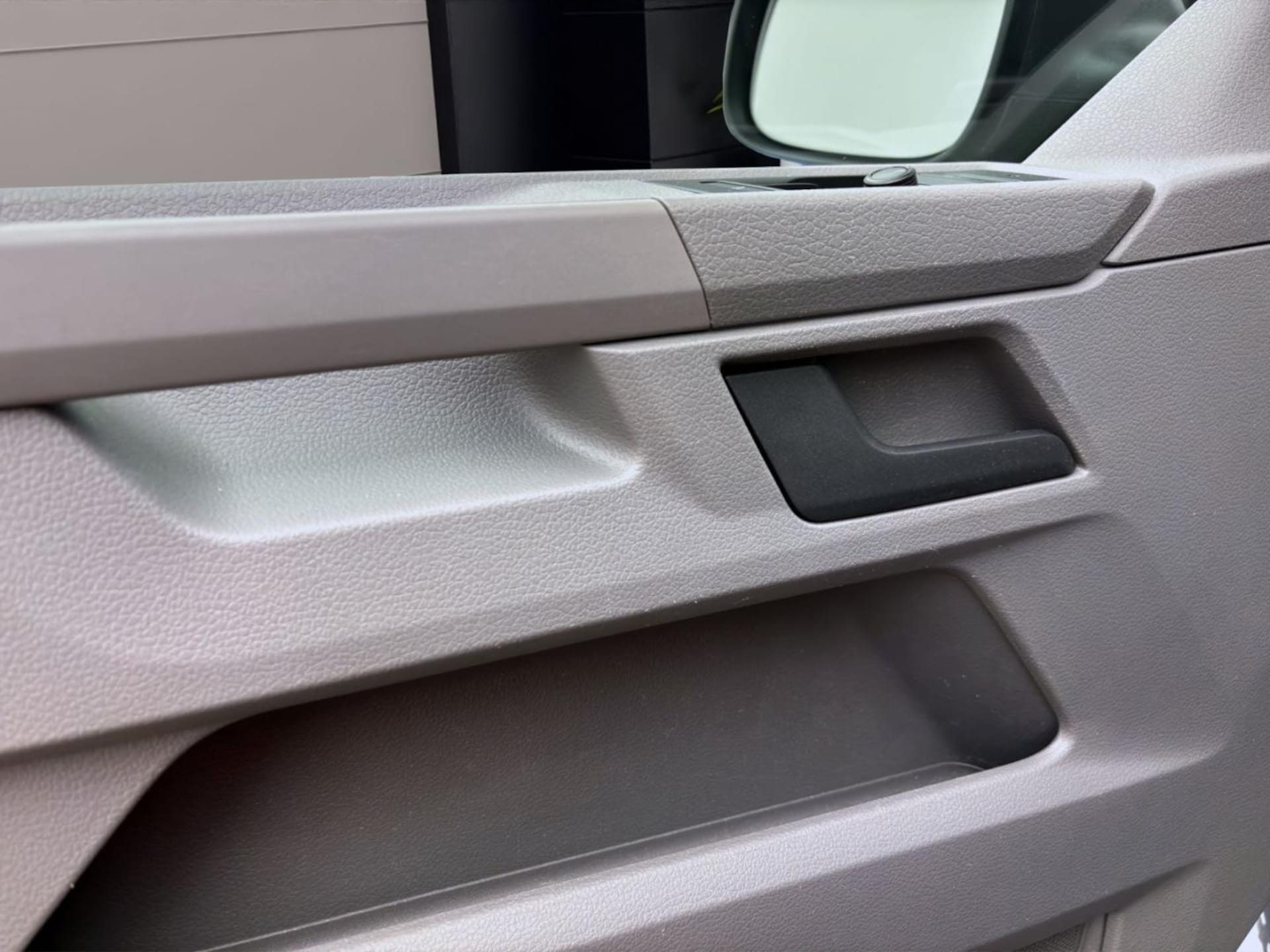 Volkswagen T6.1 Transporter Kombi kurzer Radstand