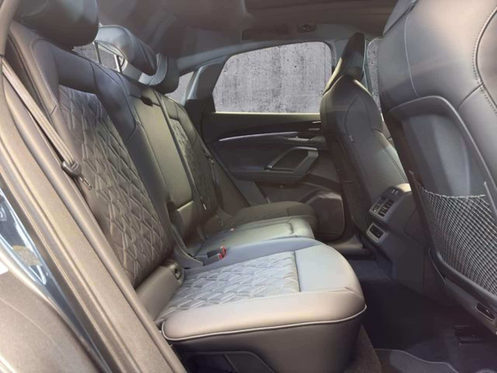 Audi Q5 Sportback edition one