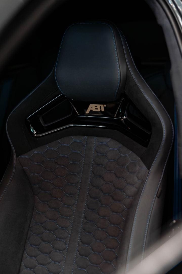 Bild über Audi RS 6 Avant performance quattro tiptronic - für weitere Informationen kontaktieren Sie den Audi Partner