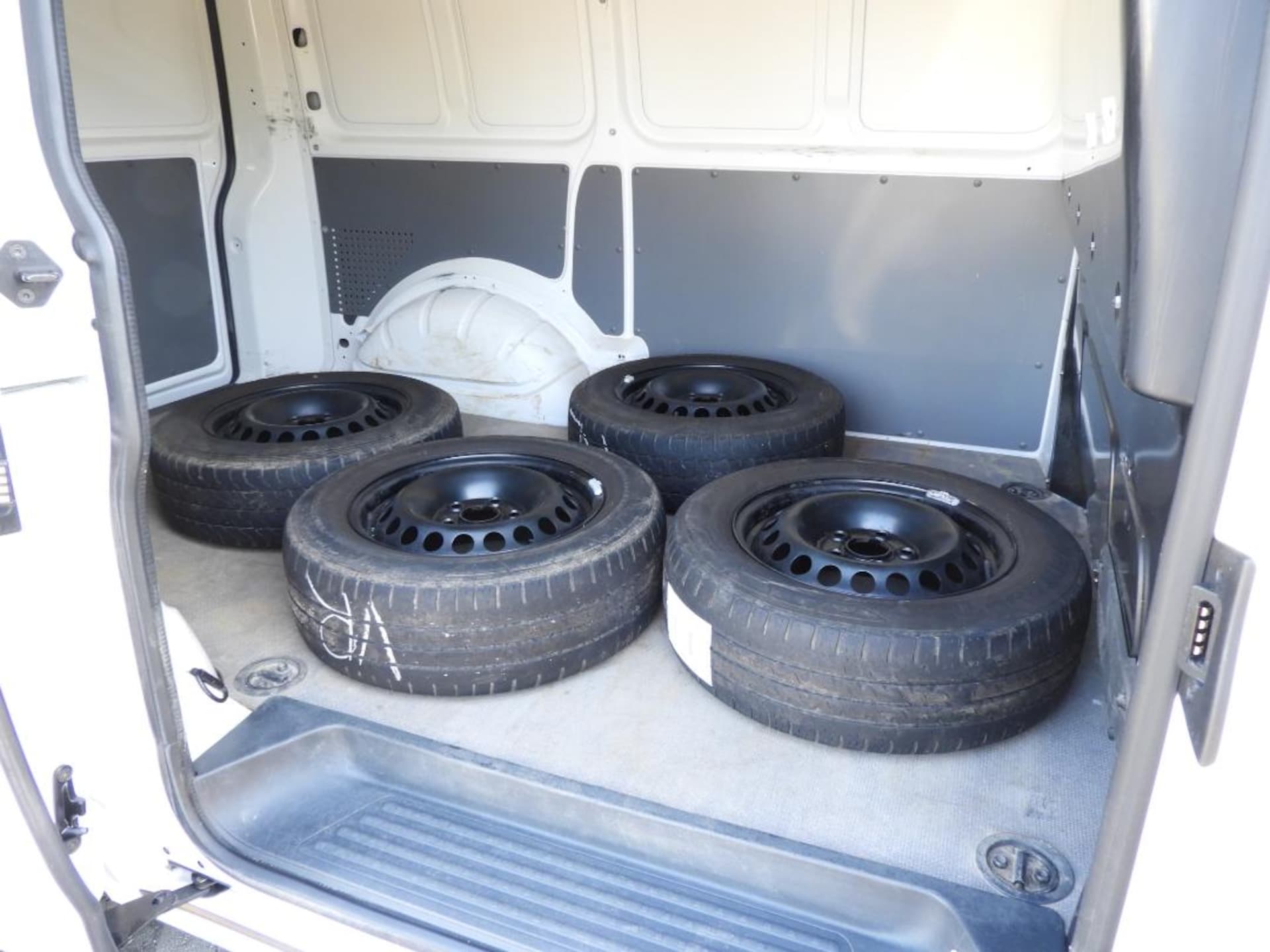 Volkswagen T6.1 Transporter Kasten kurzer Radstand