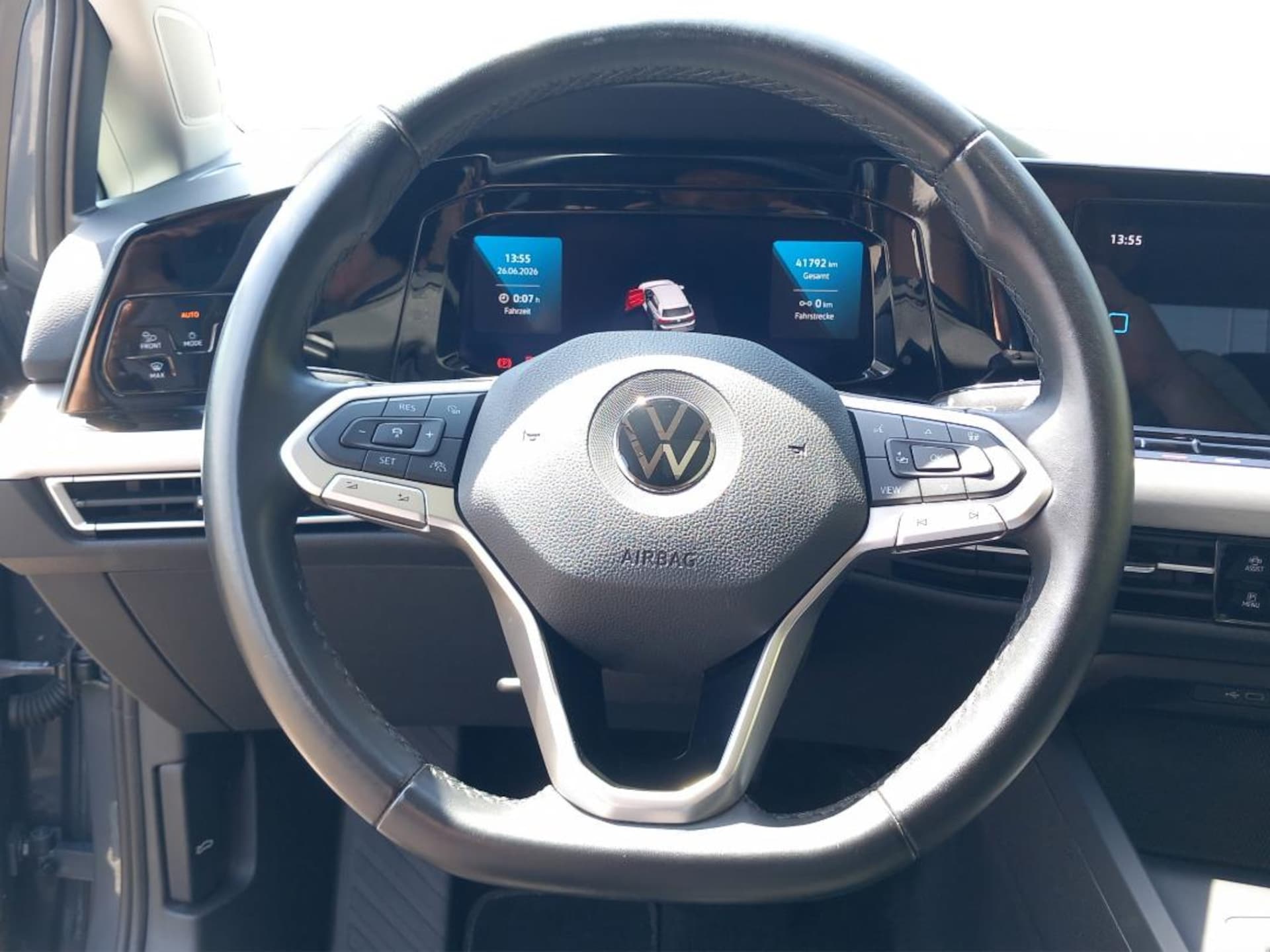 Volkswagen Golf Life