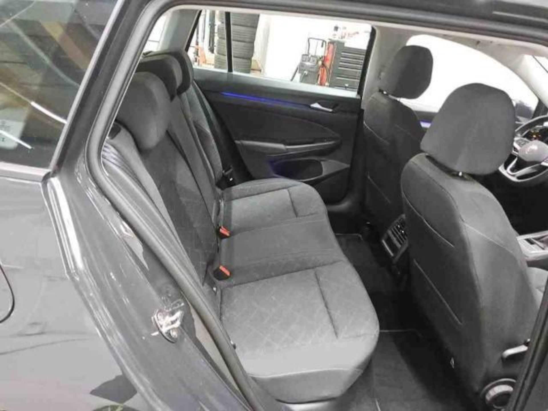 Volkswagen Golf Variant Life