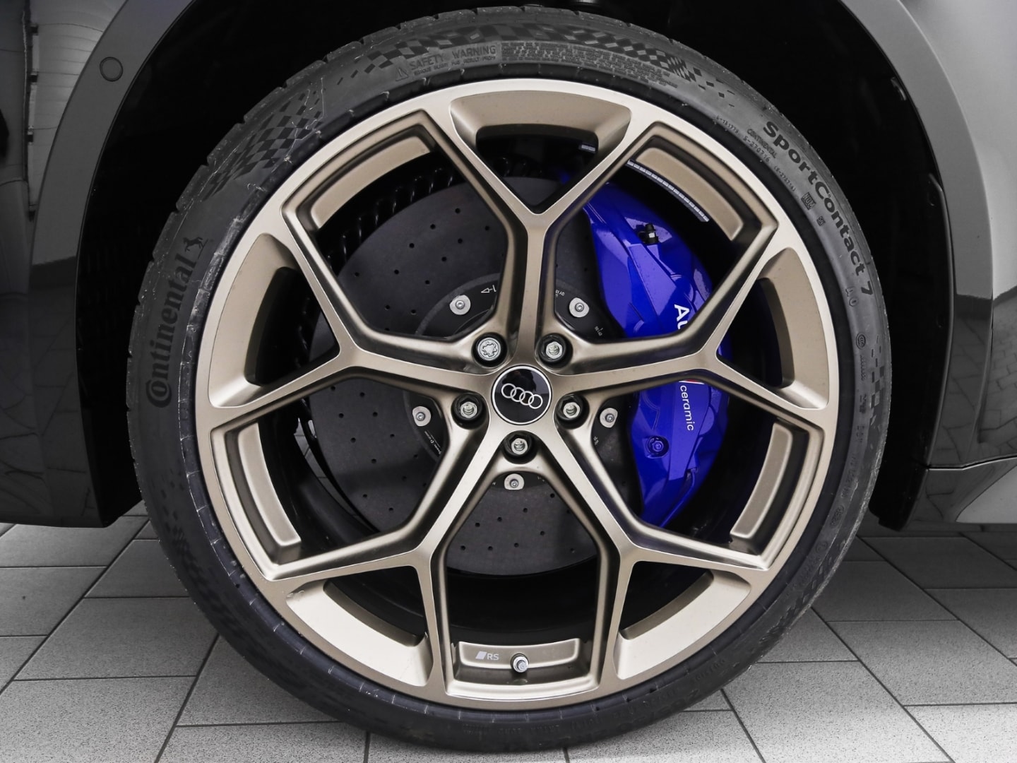 Image about Audi RS 6 Avant performance quattro tiptronic