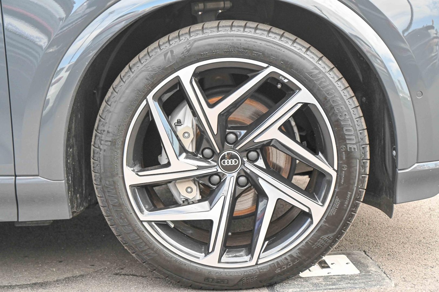 Image about Audi Q6 SUV e-tron e-tron quattro