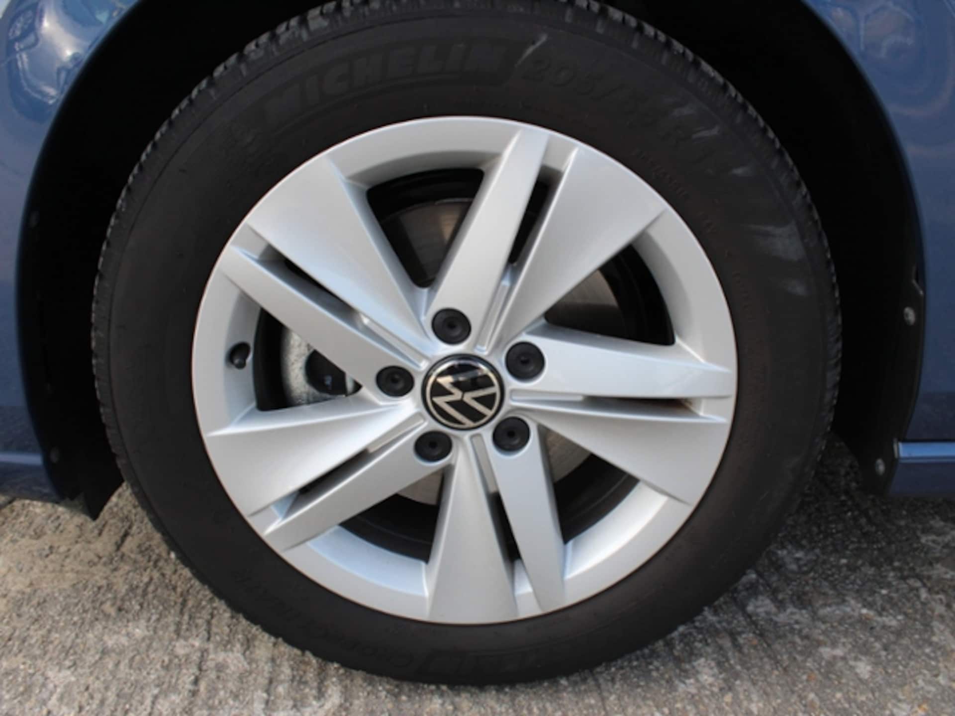 Volkswagen Golf Variant Life
