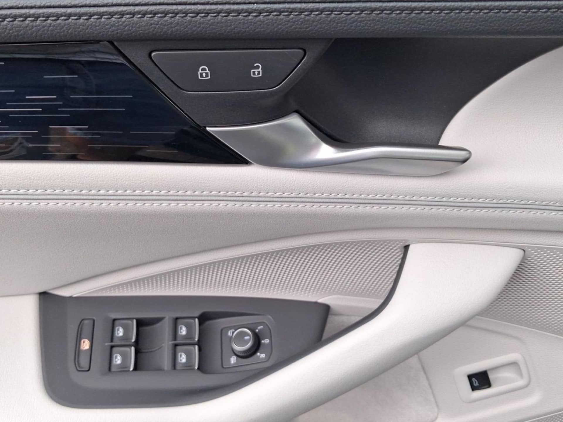 Volkswagen Passat Elegance