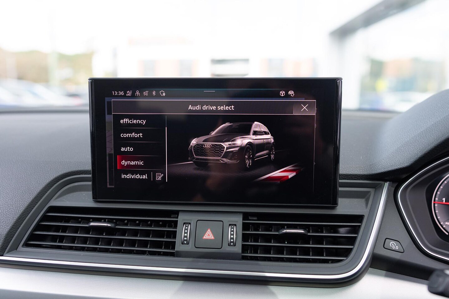 Image about Audi Q5 Sport 40 TDI quattro S tronic