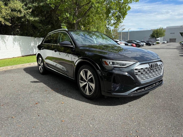 Photo of 2024 Audi Q8 e-tron