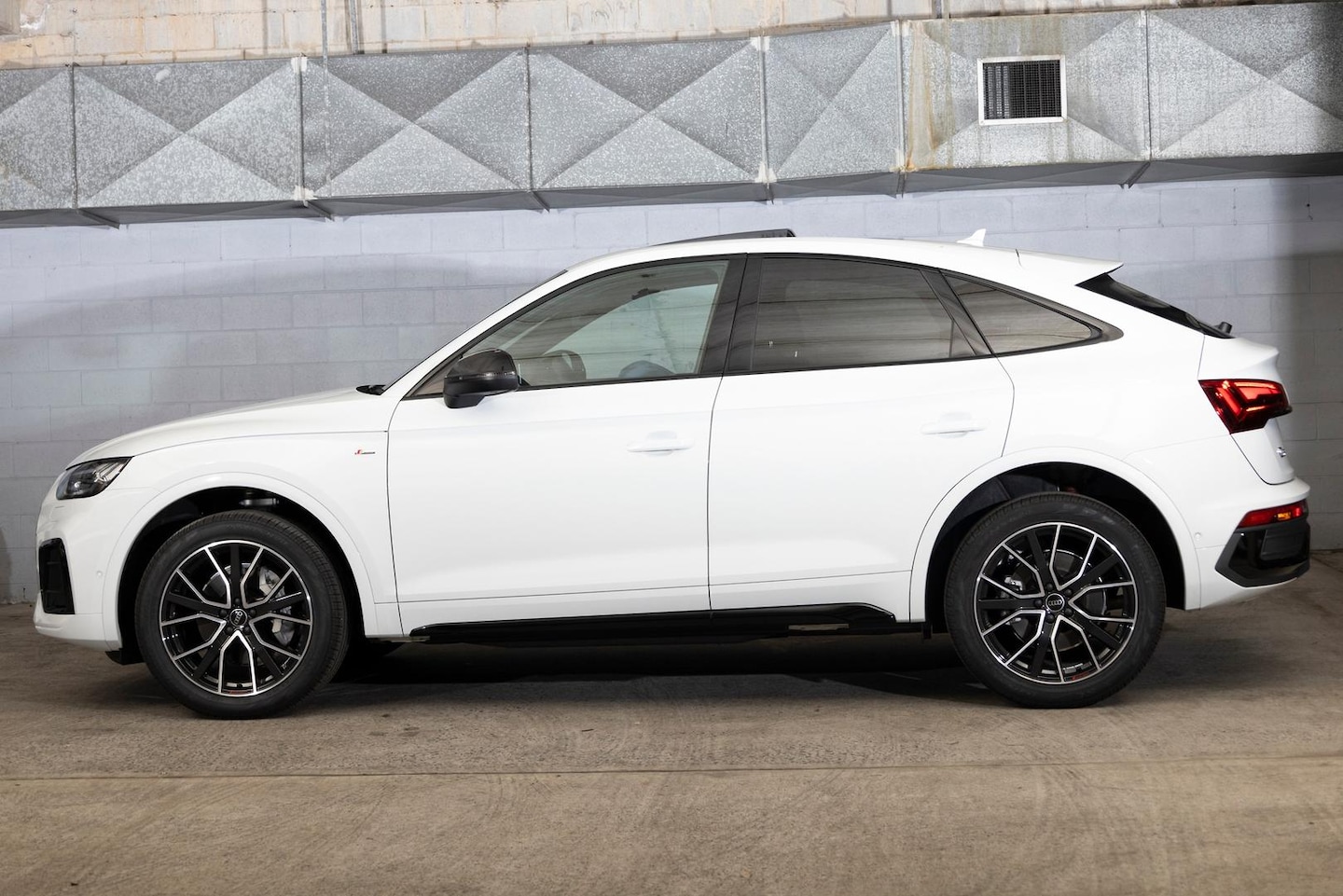 Image about Audi Q5 Sportback 40 TDI quattro S tronic