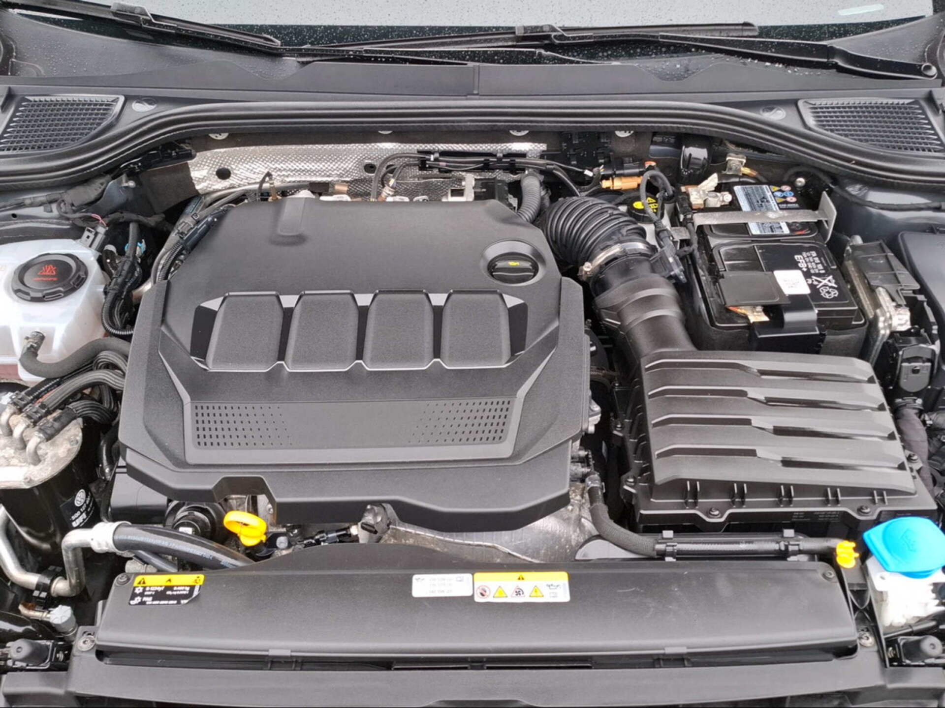 Volkswagen Golf Variant R-Line