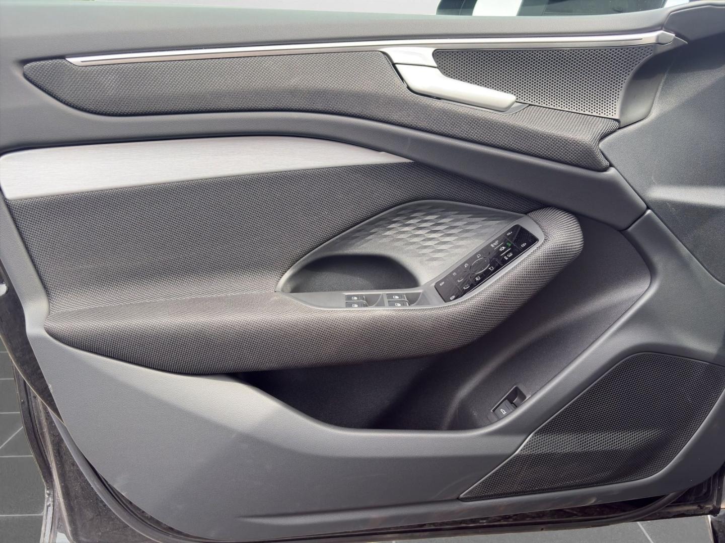 Bild über Audi A6 Avant TDI quattro 150 kW S tronic - für weitere Informationen kontaktieren Sie den Audi Partner