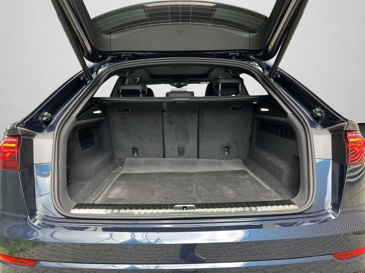 Image about Audi SQ8 SUV TFSI quattro tiptronic