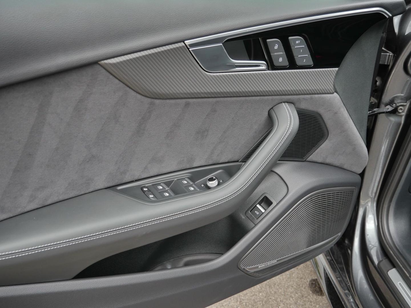 Image about Audi RS 4 Avant TFSI quattro tiptronic