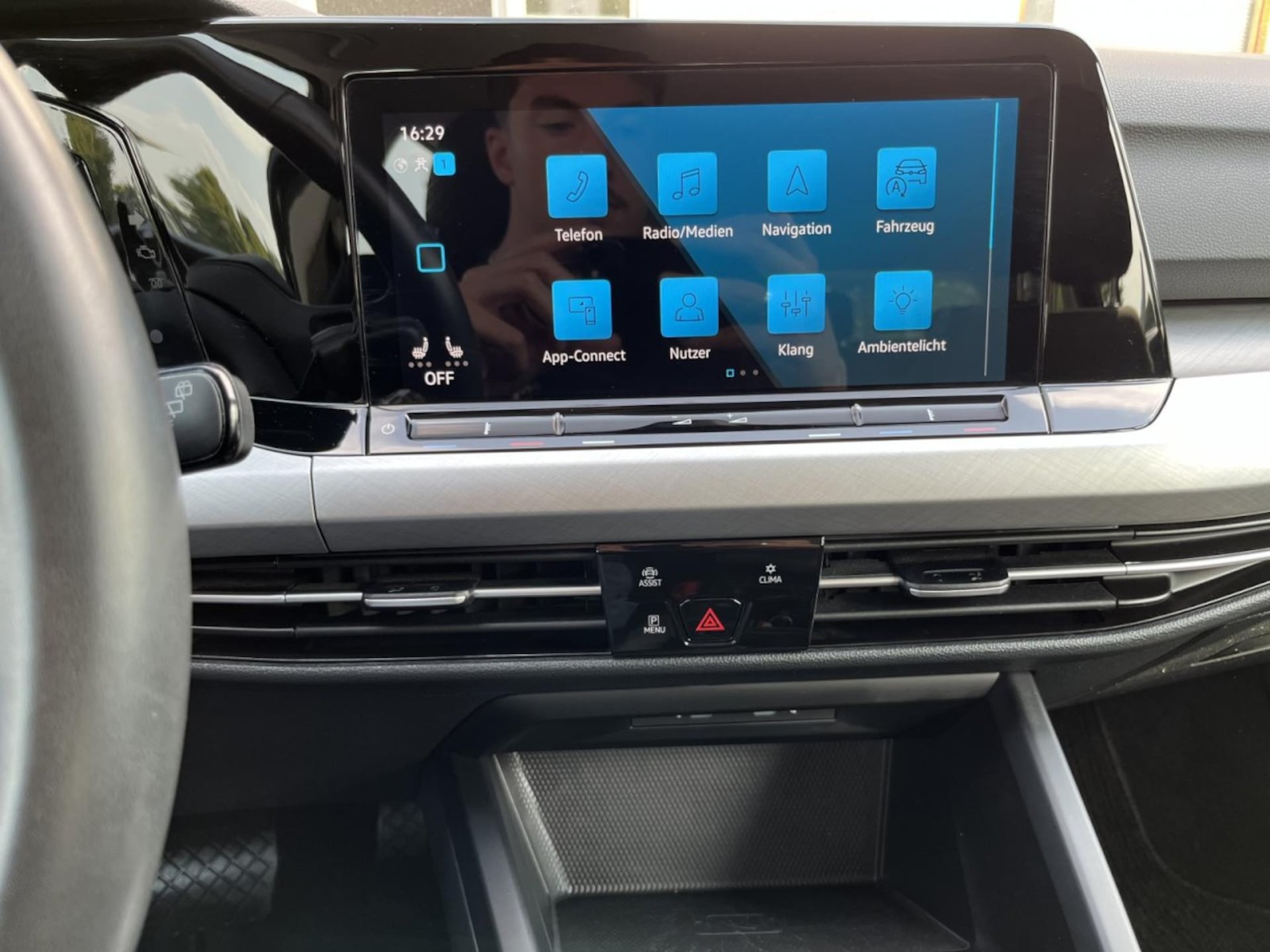 Volkswagen Golf Variant Life