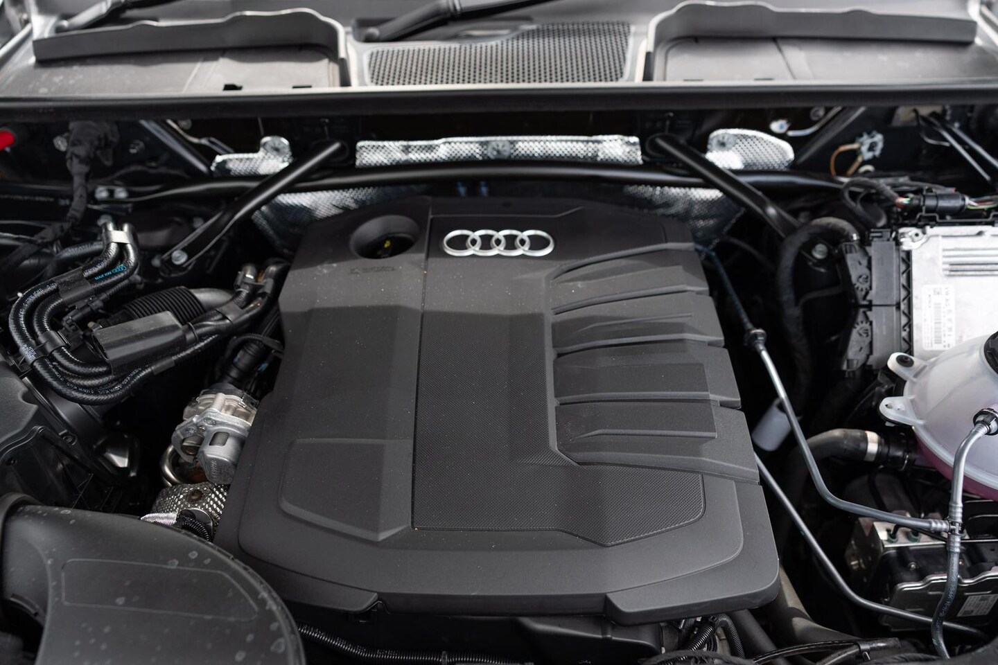 Image about Audi Q5 Sport 40 TDI quattro S tronic