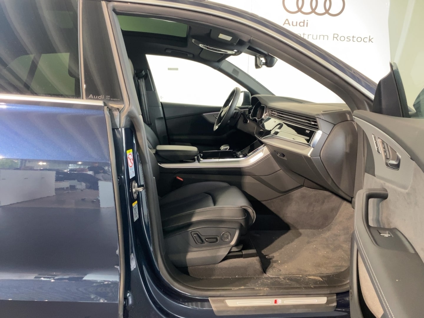 Bild über Audi Q8 SUV 50 TDI quattro tiptronic - für weitere Informationen kontaktieren Sie den Audi Partner