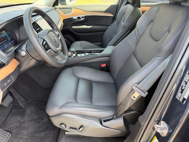 2025 Volvo XC90 Plug-In Hybrid