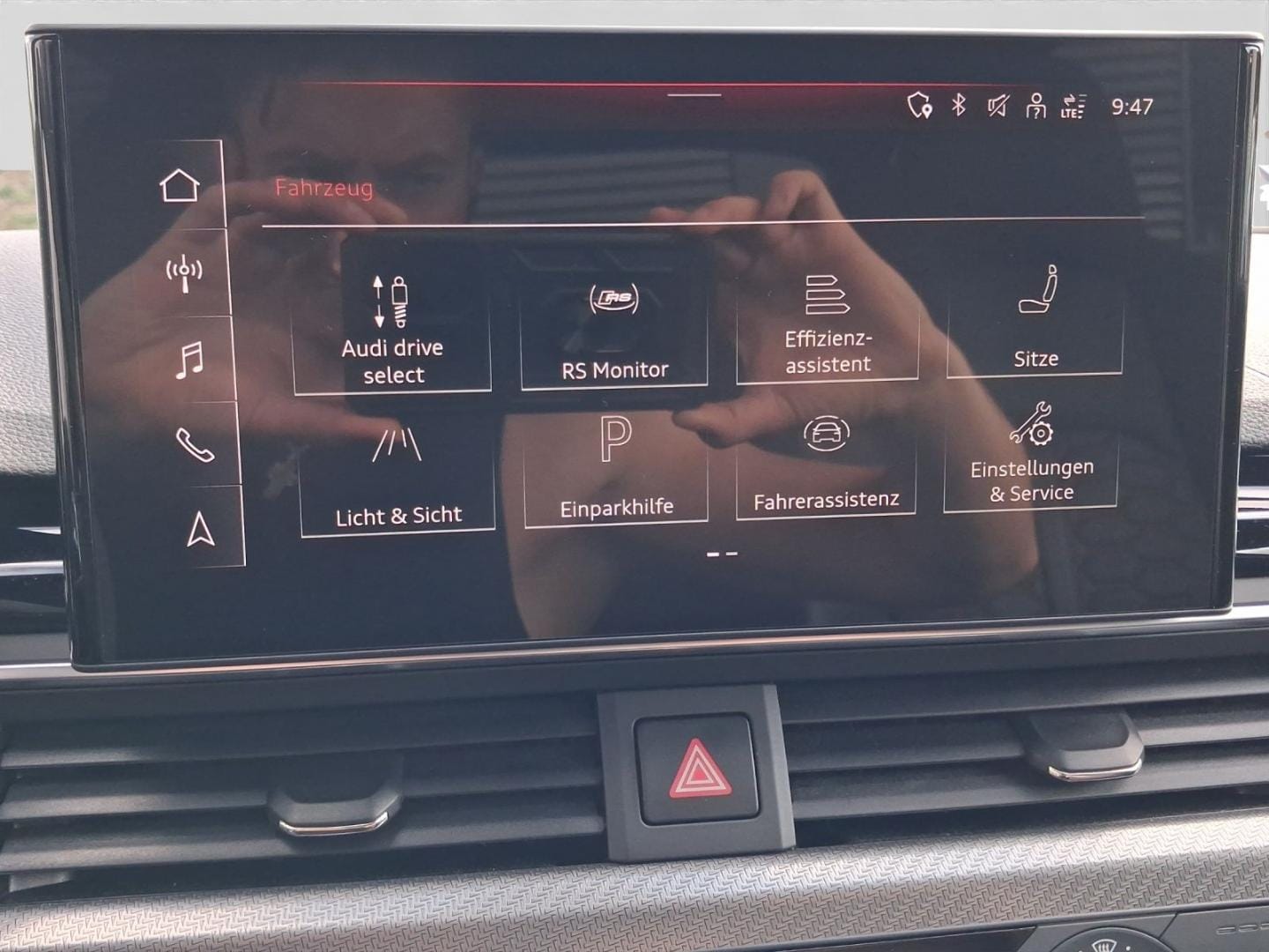 Bild über Audi RS 4 Avant TFSI quattro tiptronic - für weitere Informationen kontaktieren Sie den Audi Partner