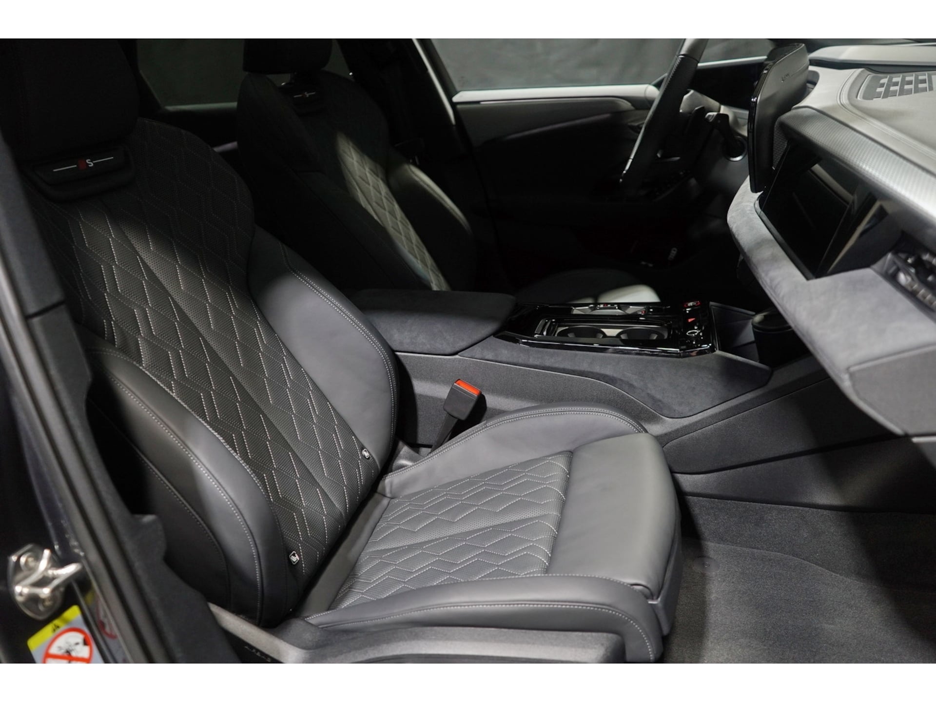 Audi S6 Avant e-tron edition one