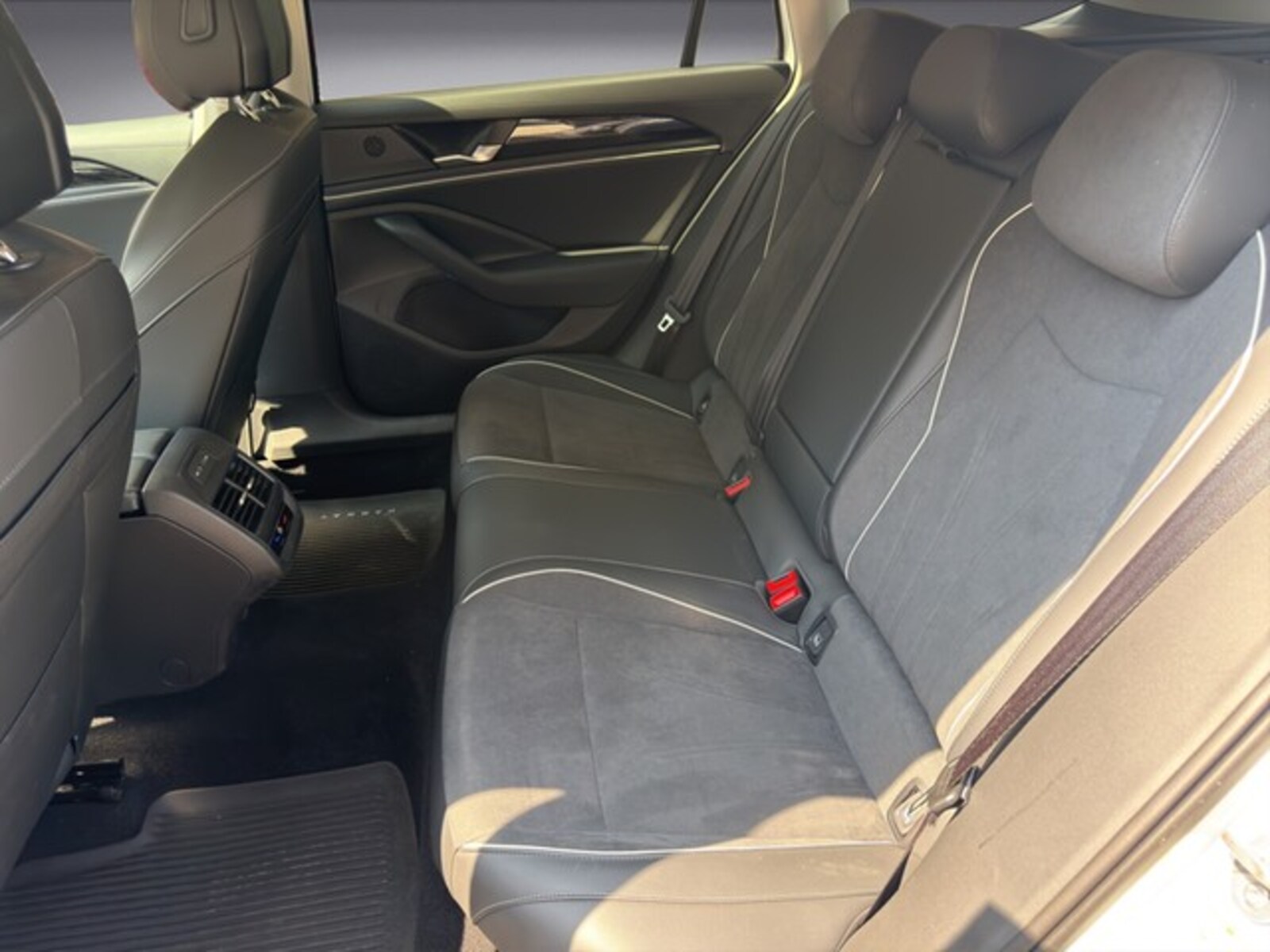 Volkswagen Passat – Bild 8
