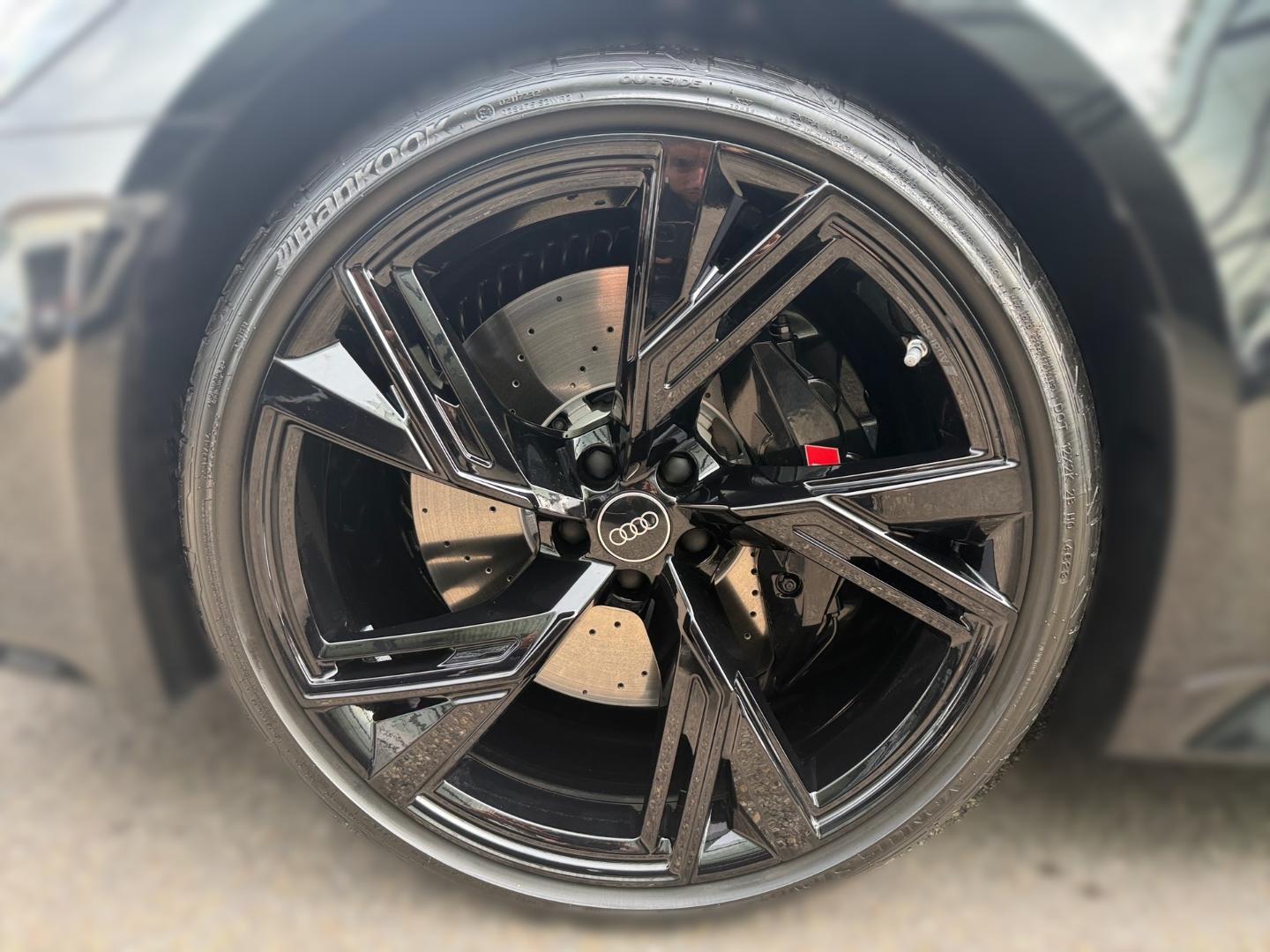 Image about Audi RS 6 Avant performance quattro tiptronic