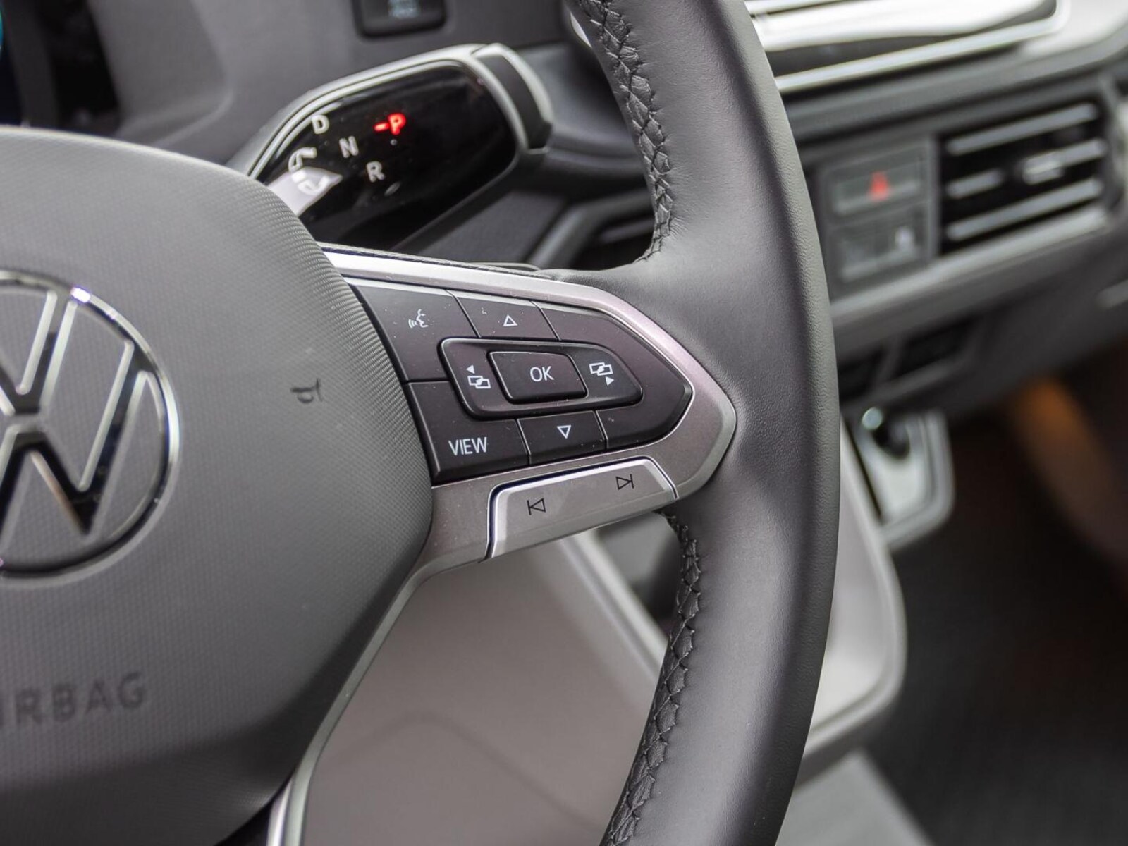 Volkswagen Crafter Kasten mittlerer Radstand – Bild 13