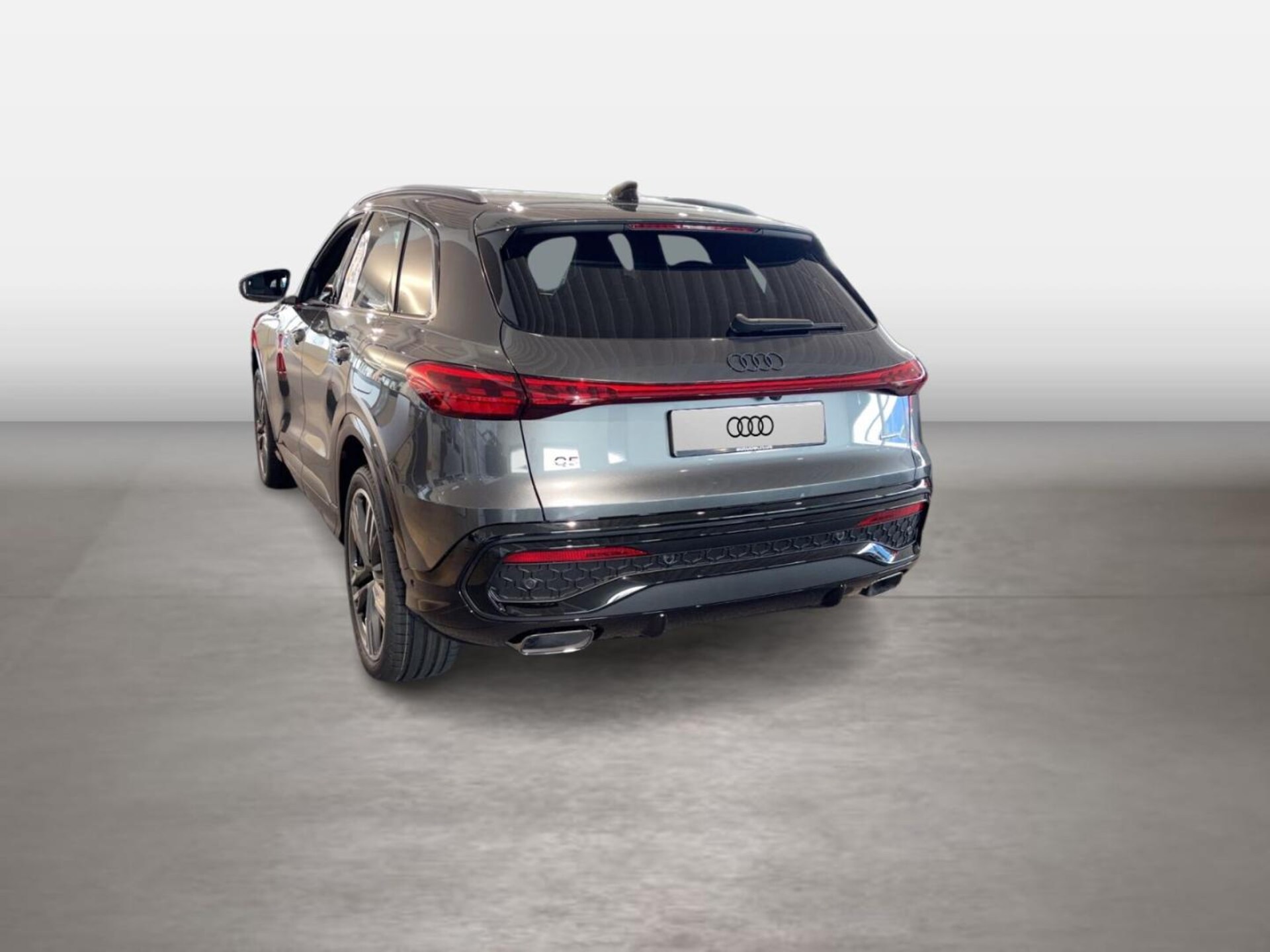 Audi Q5 SUV e-hybrid edition one