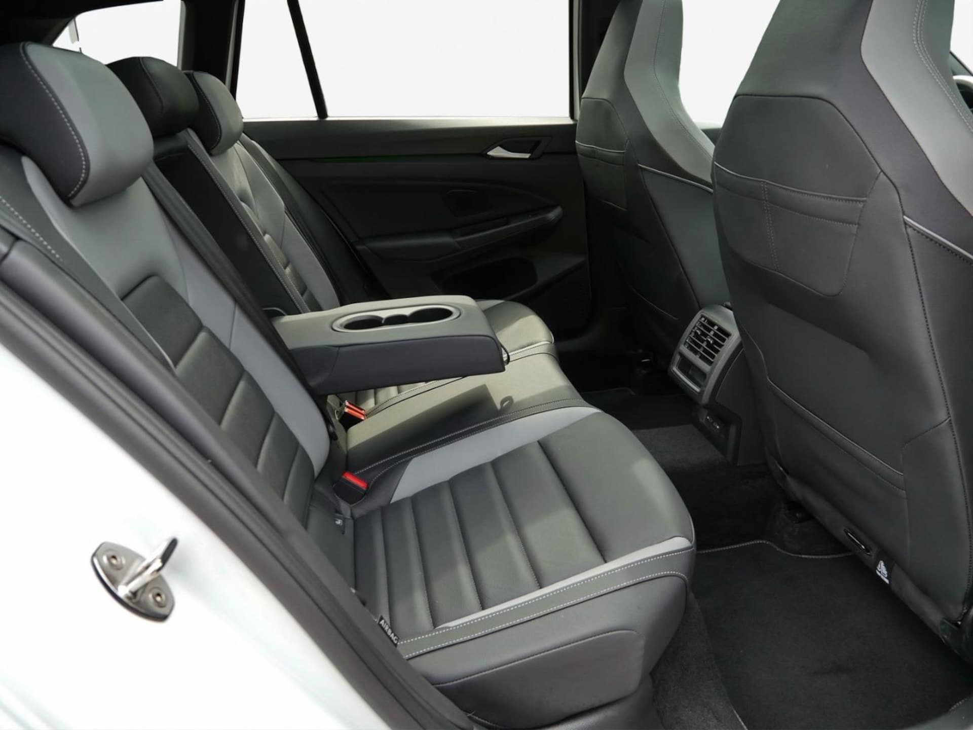 Volkswagen Golf Variant R-Line