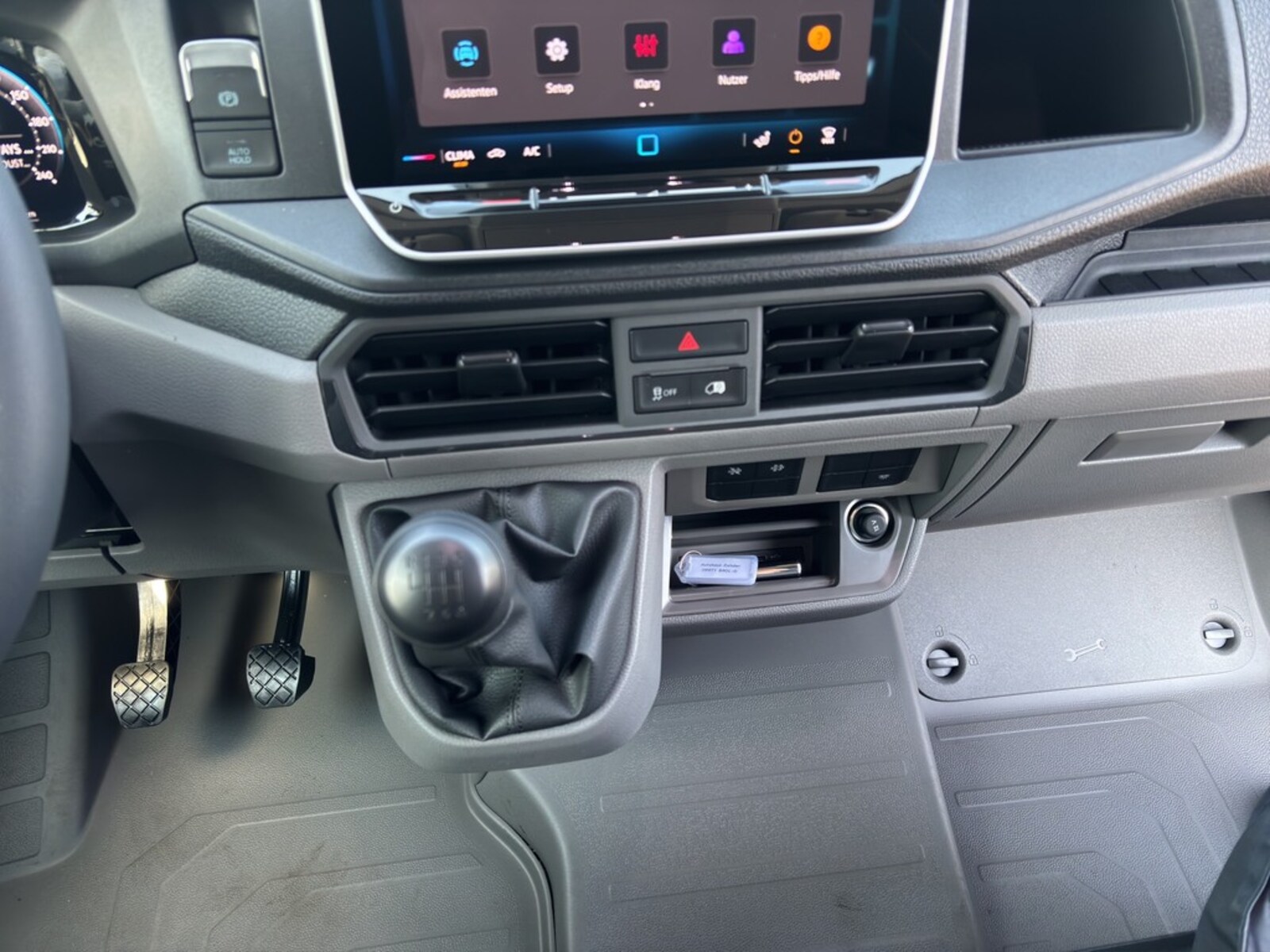 Volkswagen Crafter Kasten langer Radstand – Bild 12