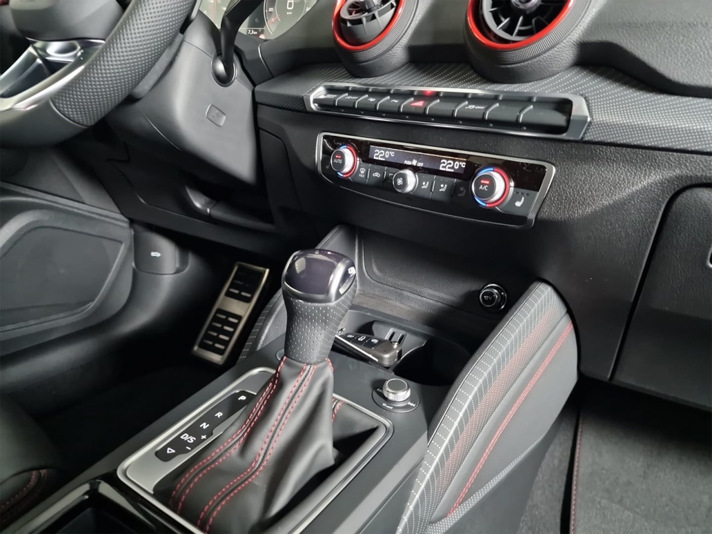 Bild über Audi Q2 S line 35 TFSI S tronic - für weitere Informationen kontaktieren Sie den Audi Partner