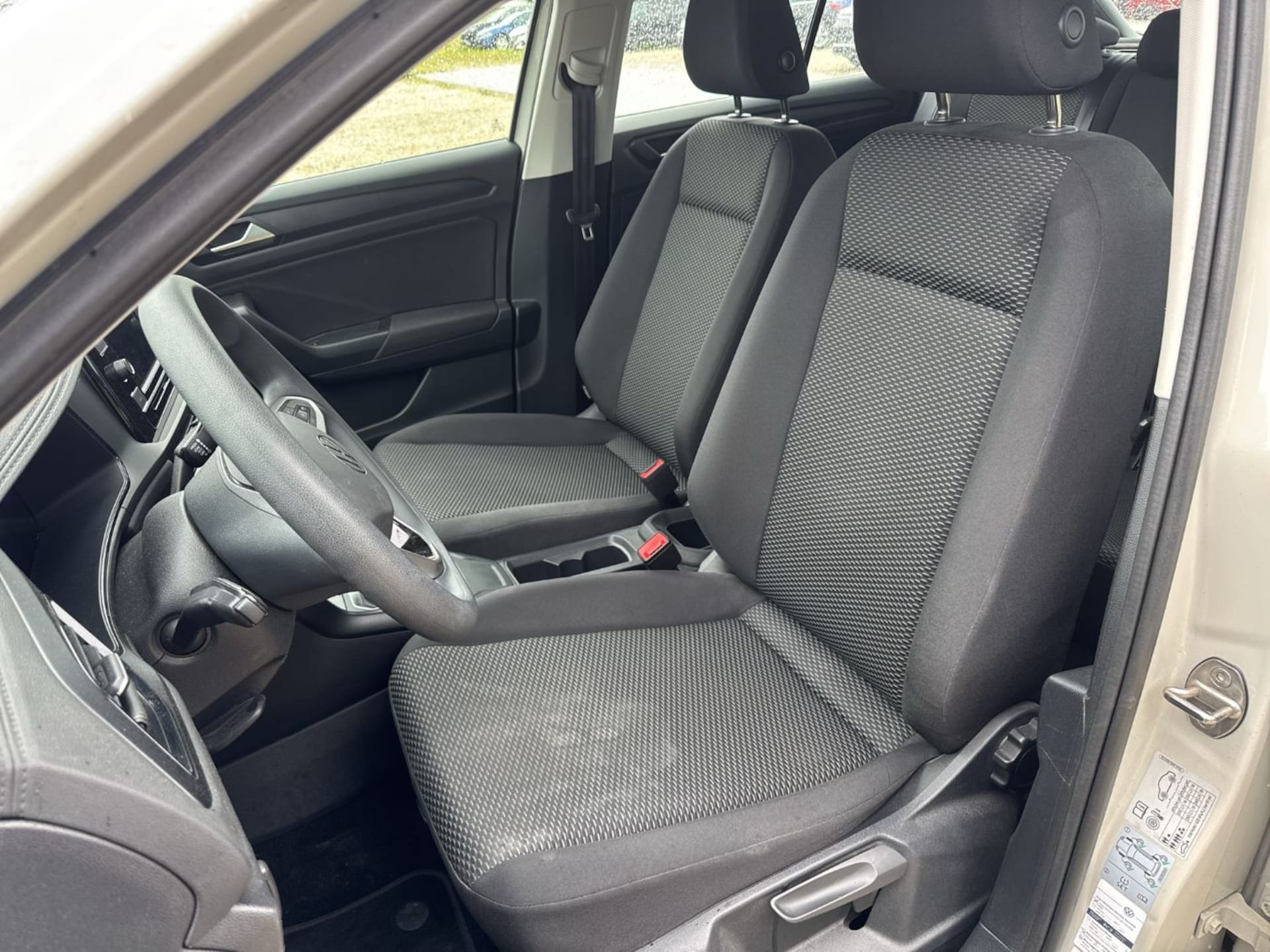 Volkswagen T-Roc Basis-Modell