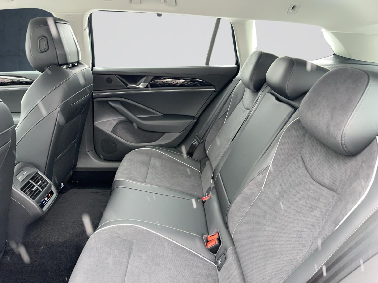 Volkswagen Passat – Bild 11