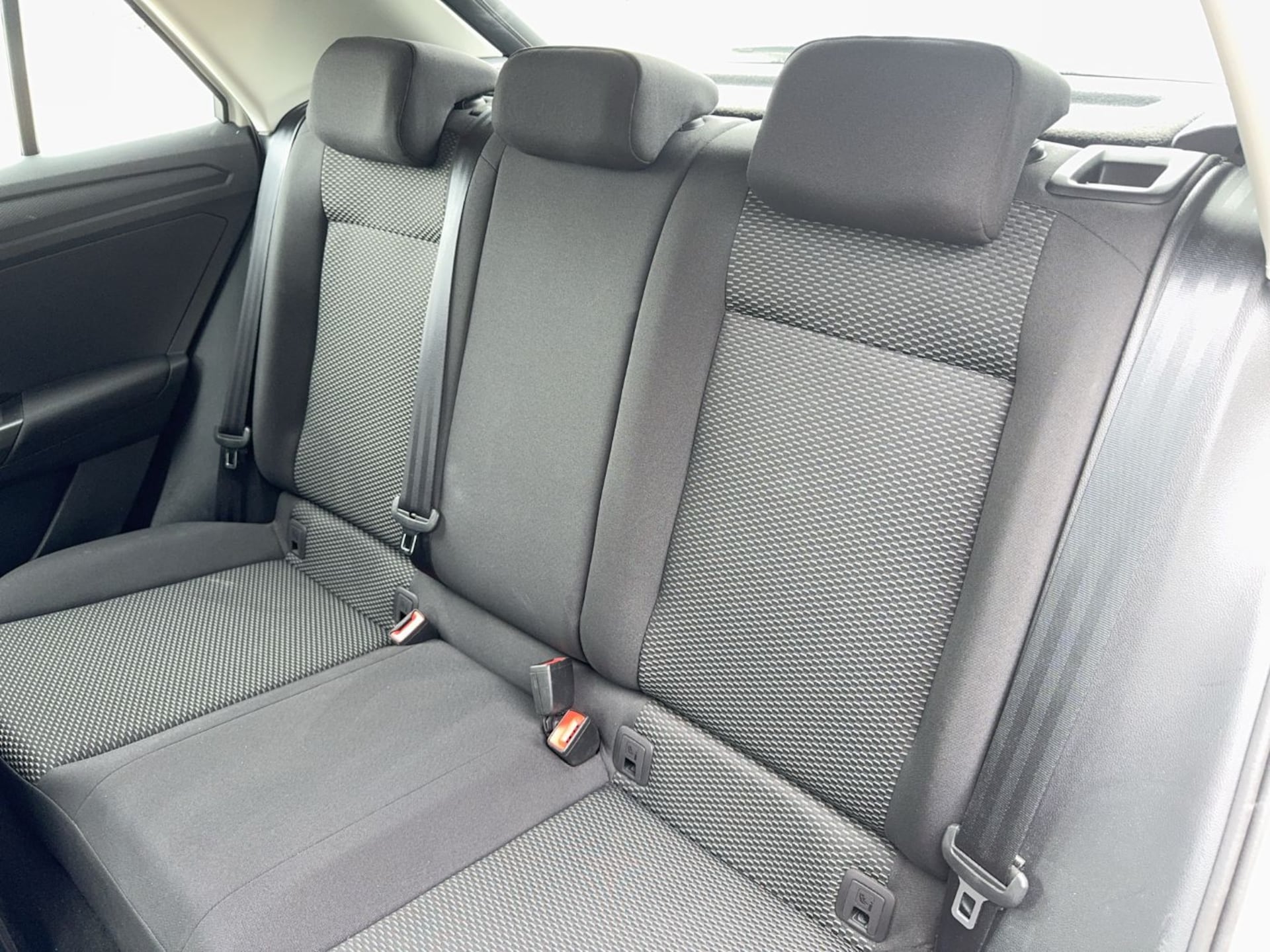 Volkswagen T-Roc Basis-Modell