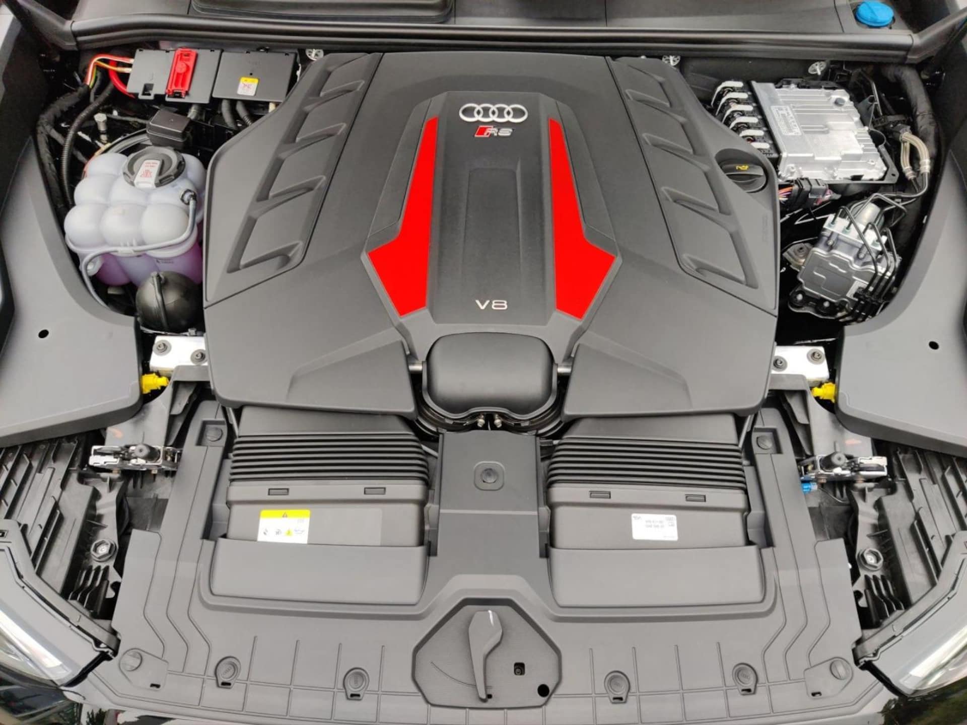 Audi RS Q8 SUV performance
