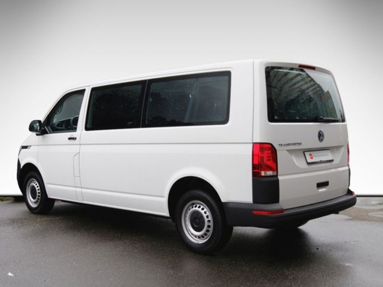 Volkswagen T6.1 Transporter Kombi langer Radstand – Bild 4