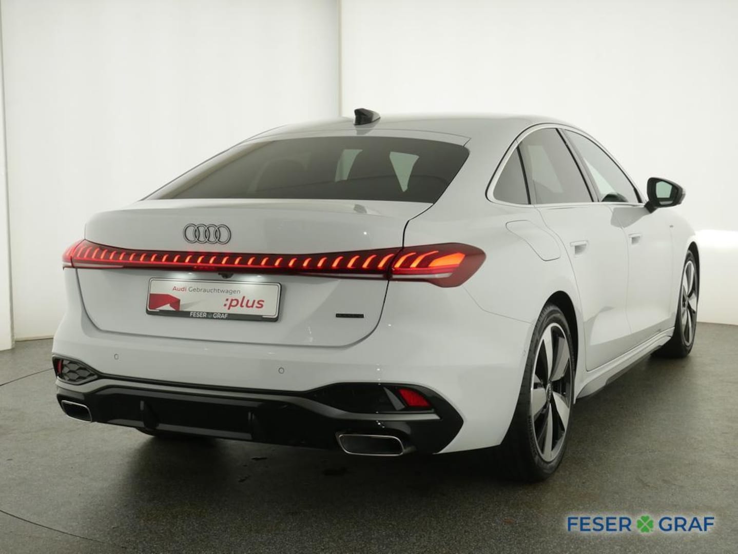Bild über Audi A5 Limousine e-hybrid e-hybrid quattro 220 kW S tronic - für weitere Informationen kontaktieren Sie den Audi Partner