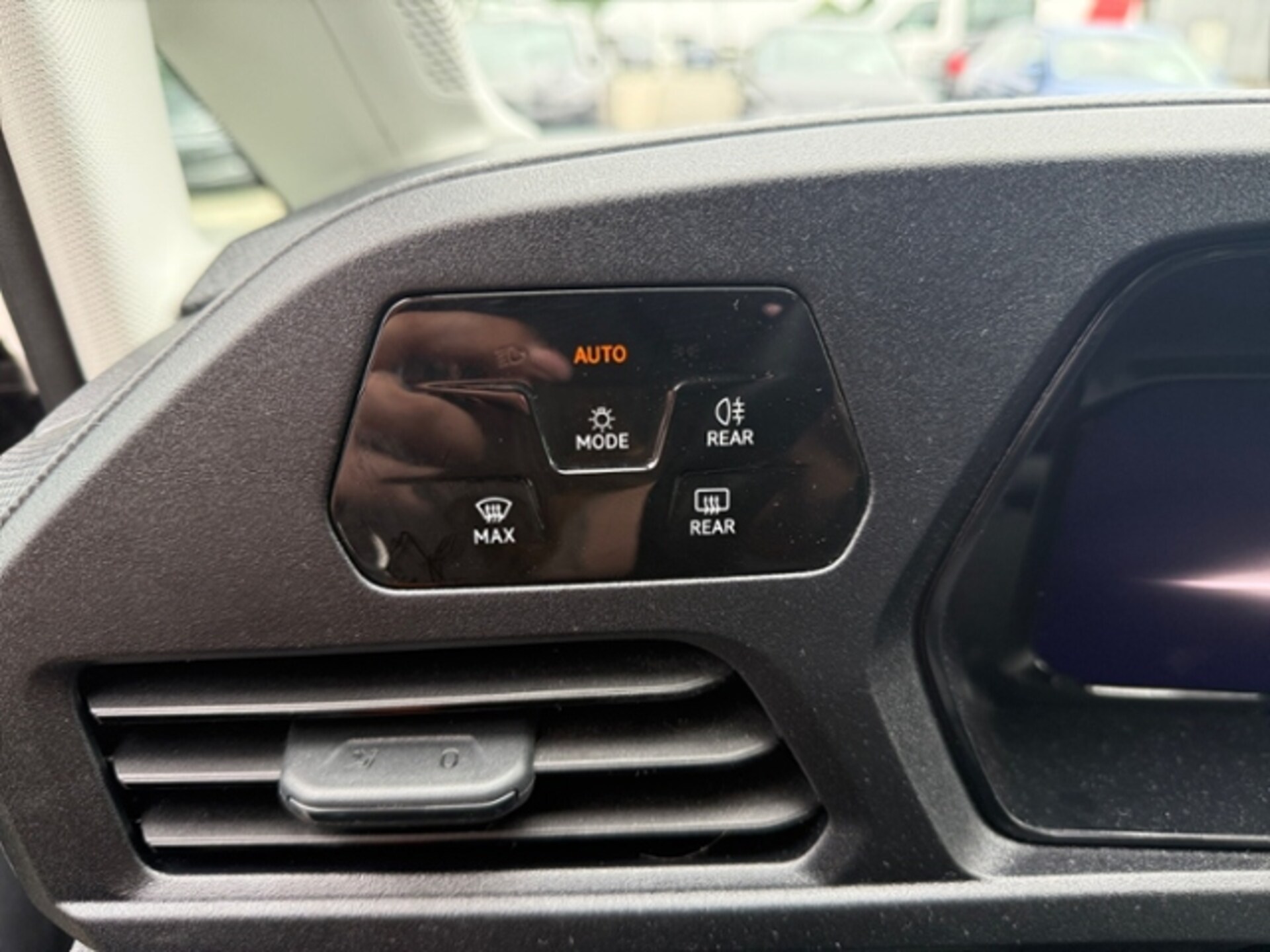 Volkswagen Caddy Basis-Modell