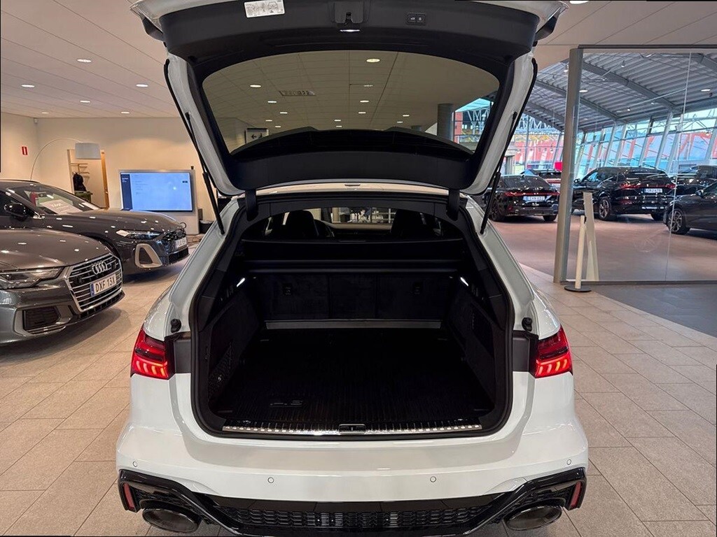 Bild som visar&nbsp;Audi RS 6 Avant&nbsp;RS 6 Avant performance 630 hk tiptronic - för mer information kontakta din Audi Partner