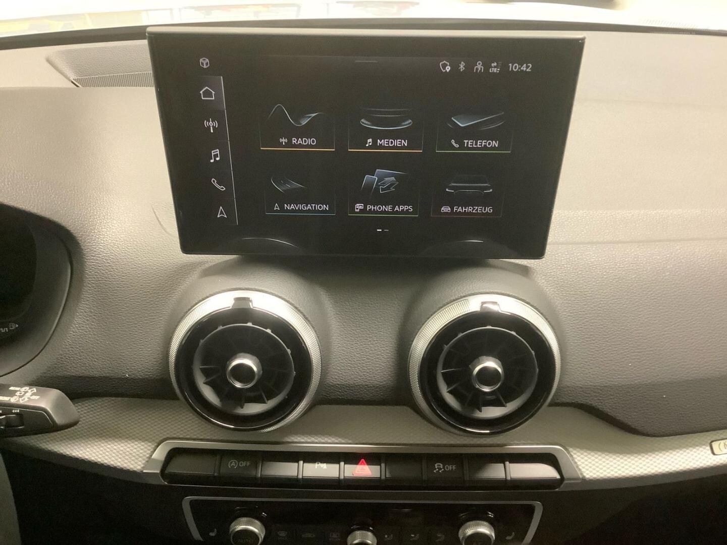 Bild über Audi Q2 S line 35 TFSI Schaltgetriebe - für weitere Informationen kontaktieren Sie den Audi Partner