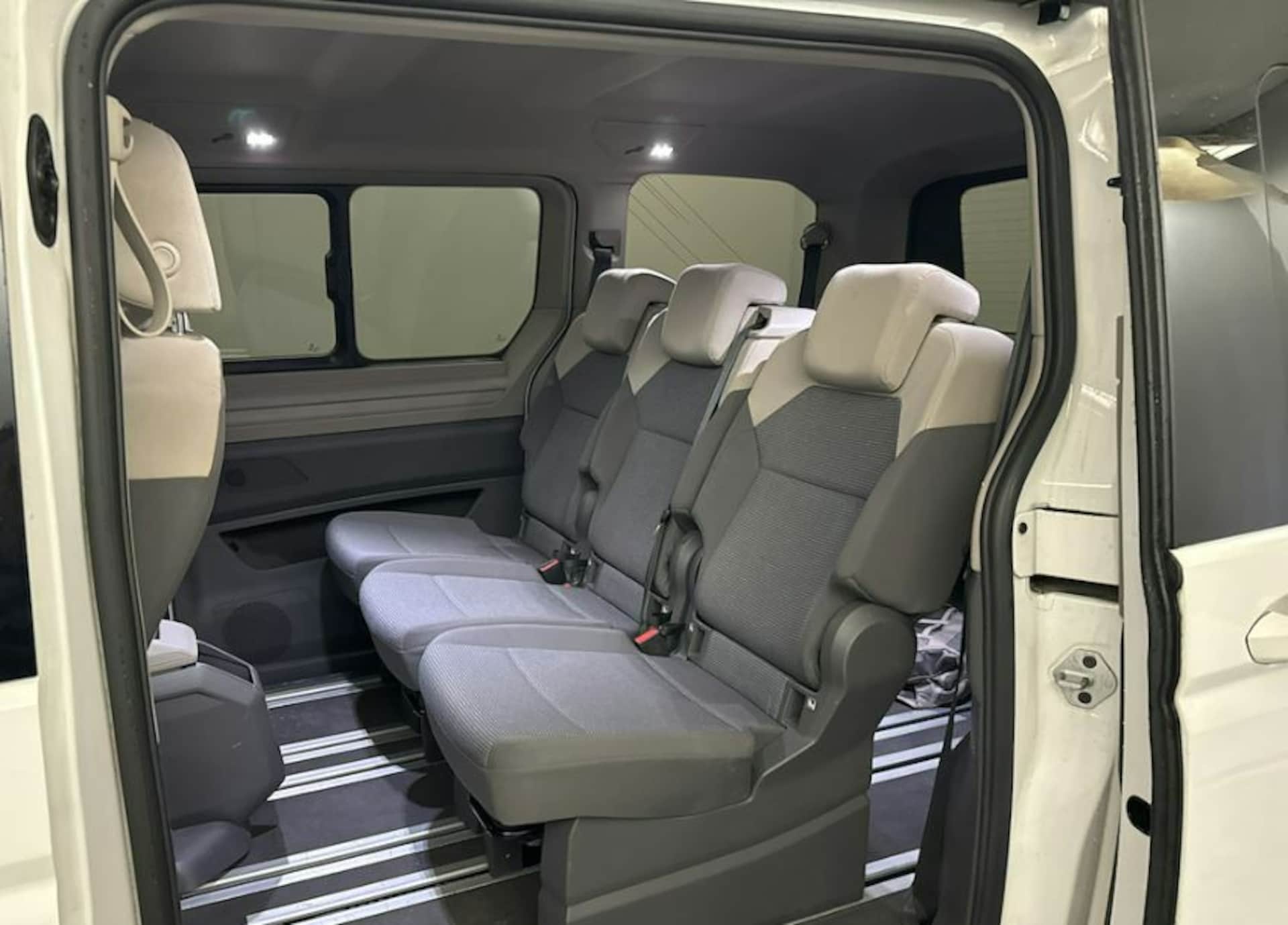 Volkswagen Multivan Basis-Modell