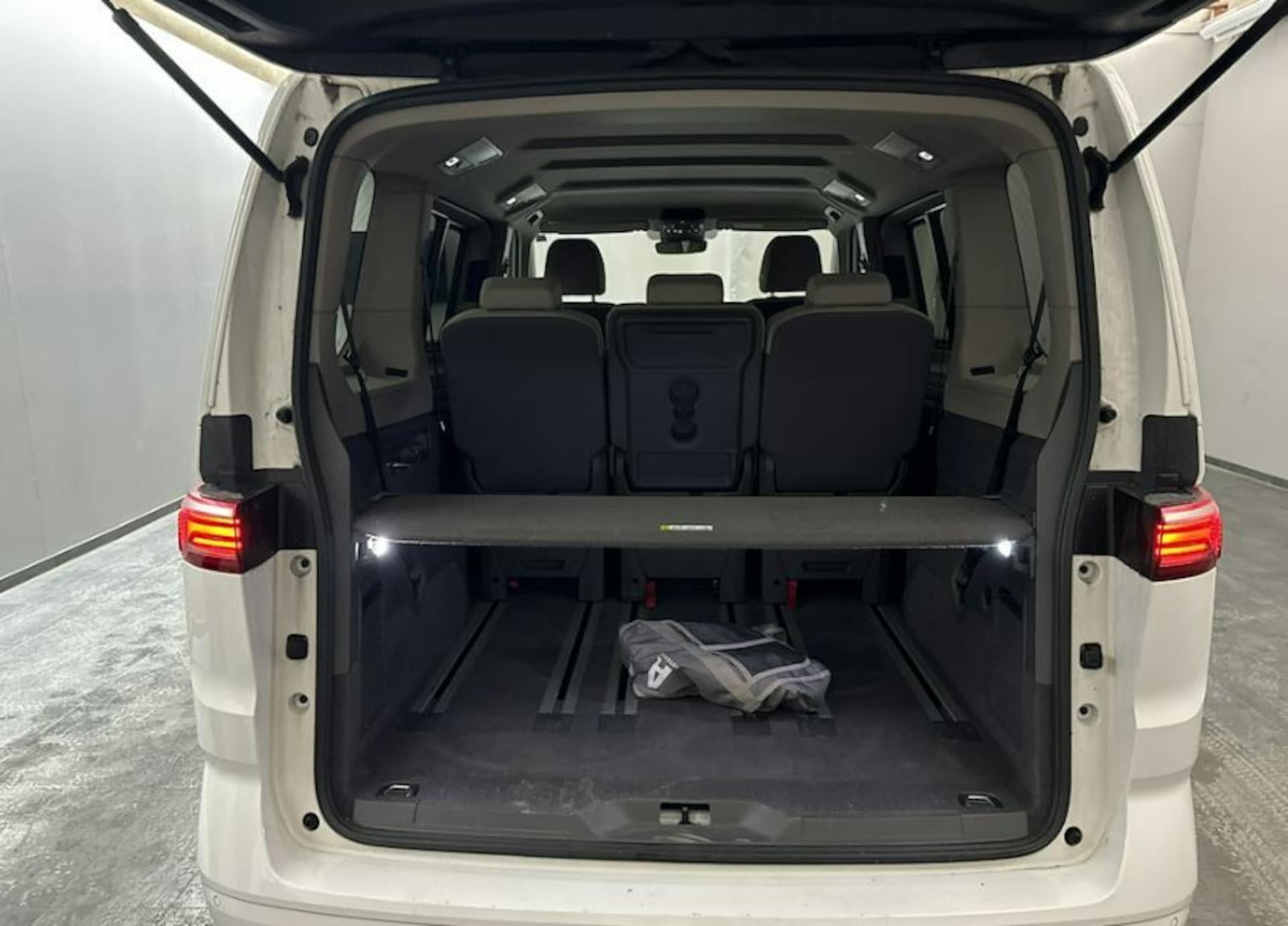 Volkswagen Multivan Basis-Modell