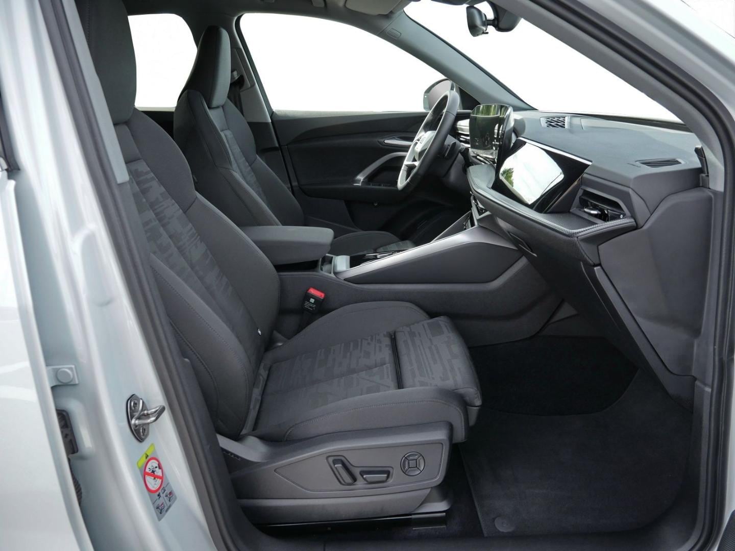 Bild über Audi Q5 SUV TDI quattro 150 kW S tronic - für weitere Informationen kontaktieren Sie den Audi Partner